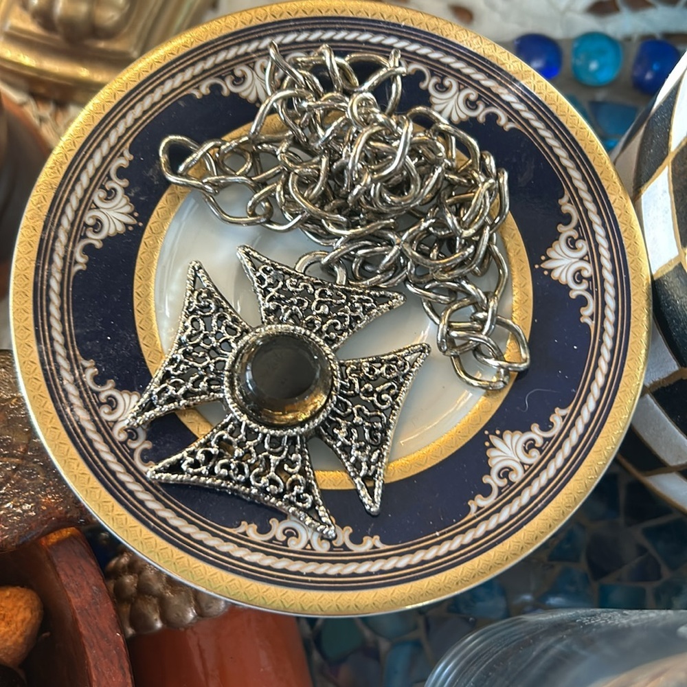 Vintage Maltese Cross Pendant Necklace